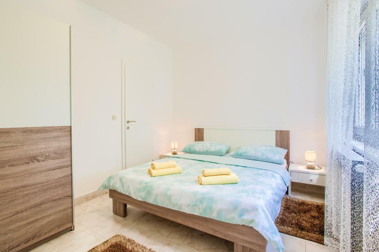 Apartman Paola プーラ エクステリア 写真