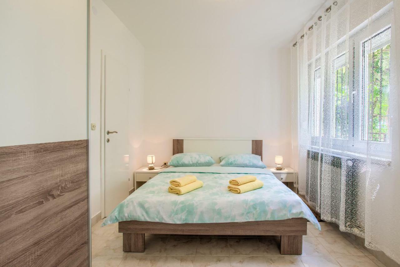 Apartman Paola プーラ エクステリア 写真