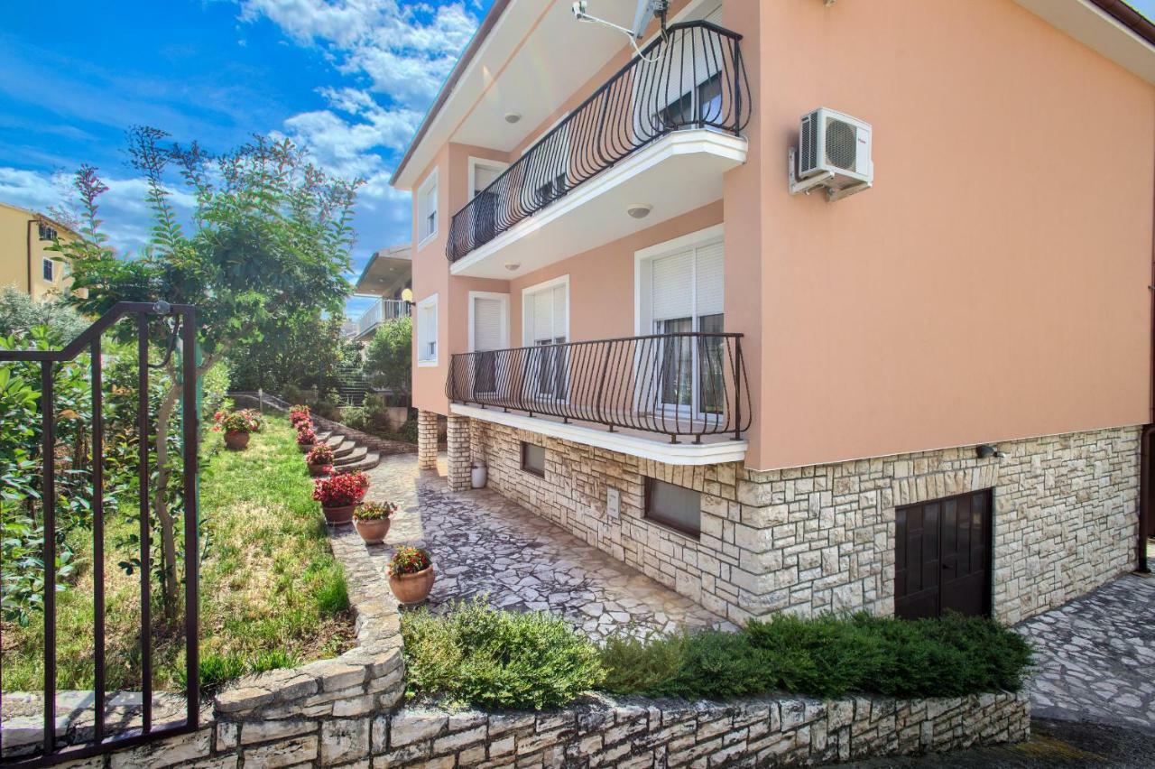 Apartman Paola プーラ エクステリア 写真