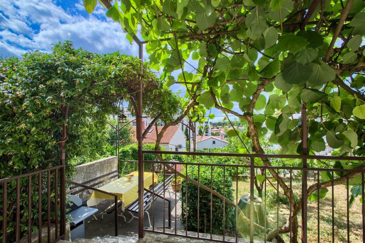 Apartman Paola プーラ エクステリア 写真