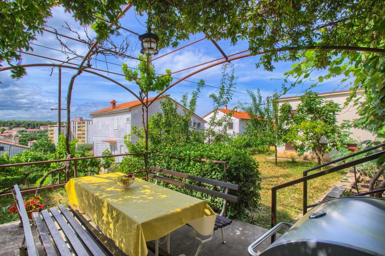 Apartman Paola プーラ エクステリア 写真