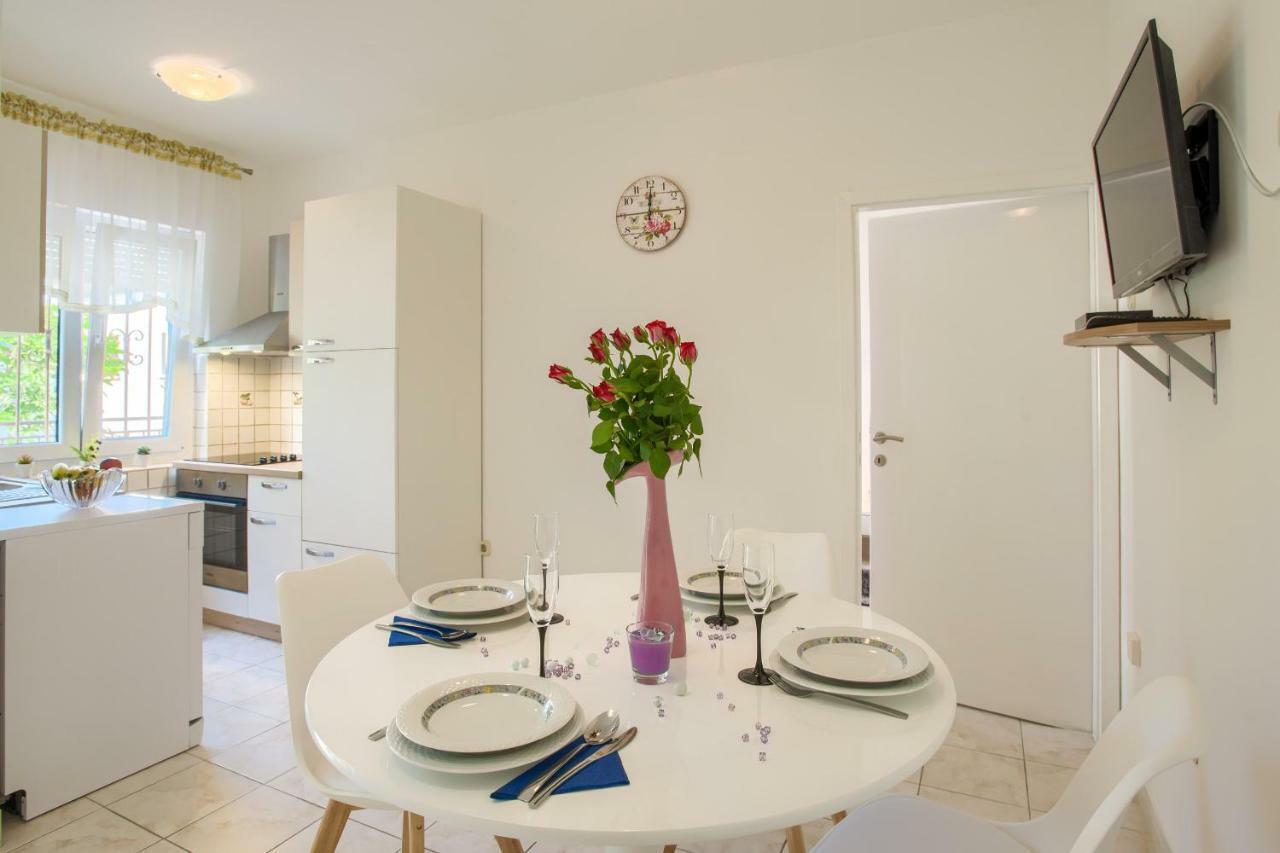 Apartman Paola プーラ エクステリア 写真