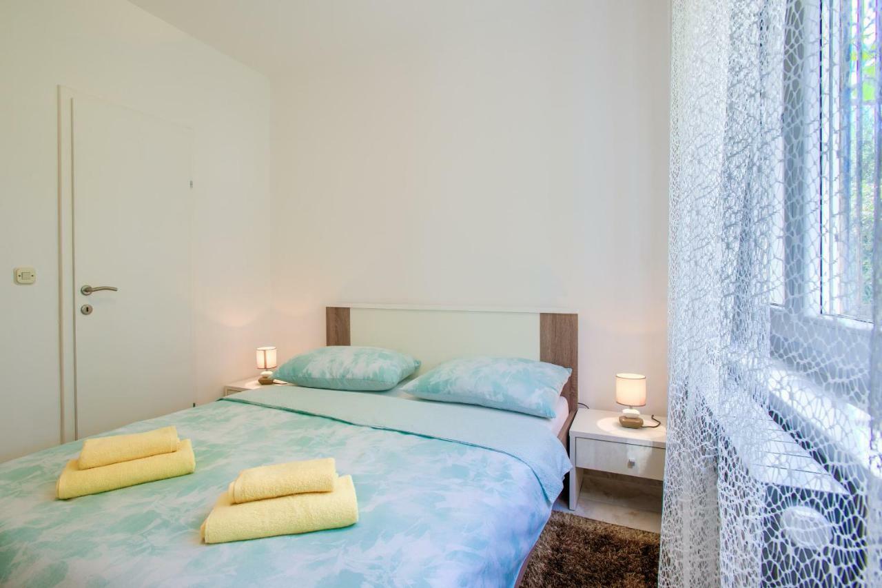 Apartman Paola プーラ エクステリア 写真