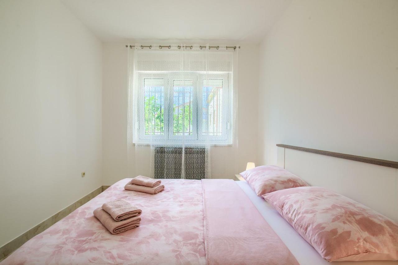 Apartman Paola プーラ エクステリア 写真